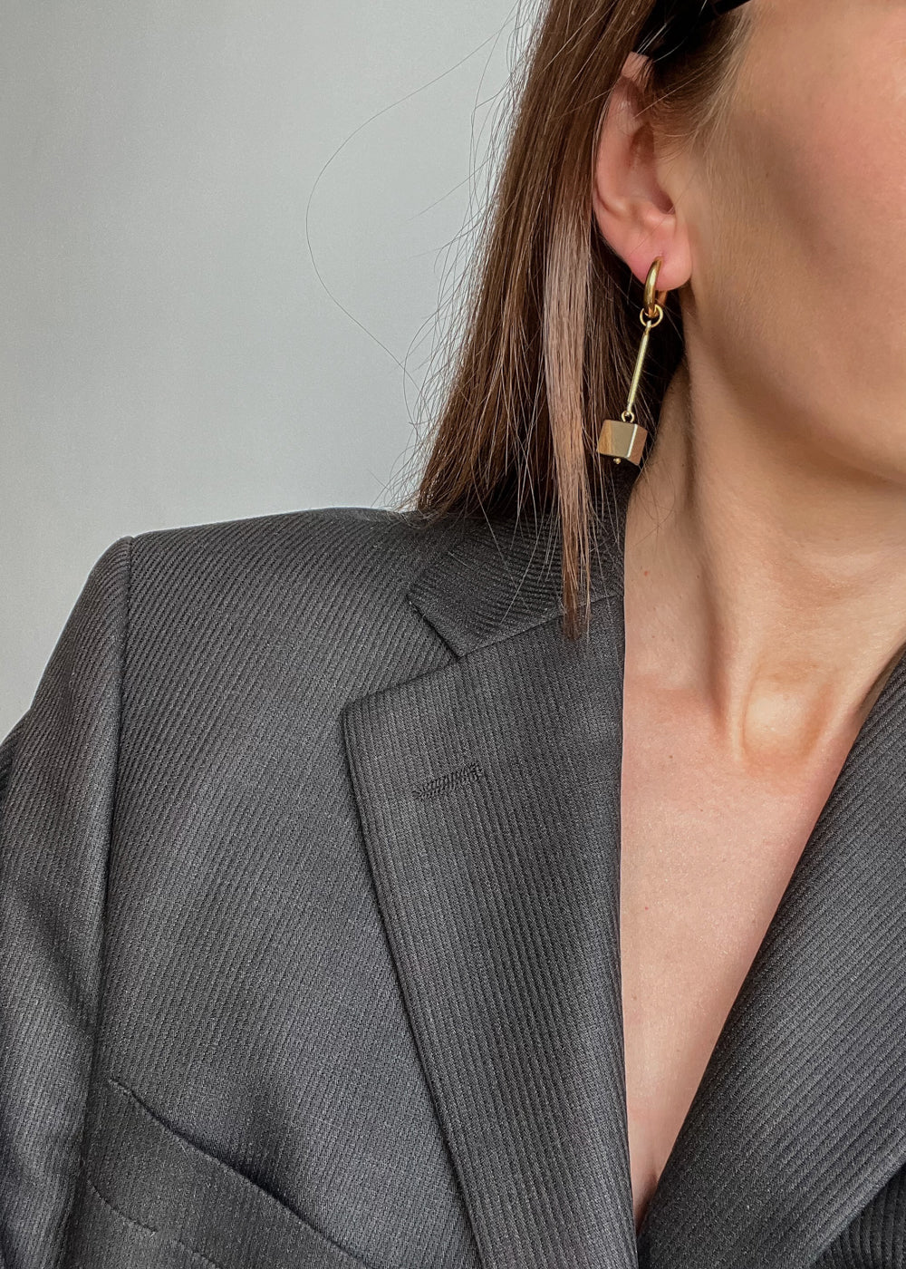 Gold plated hoop earrings with hematite