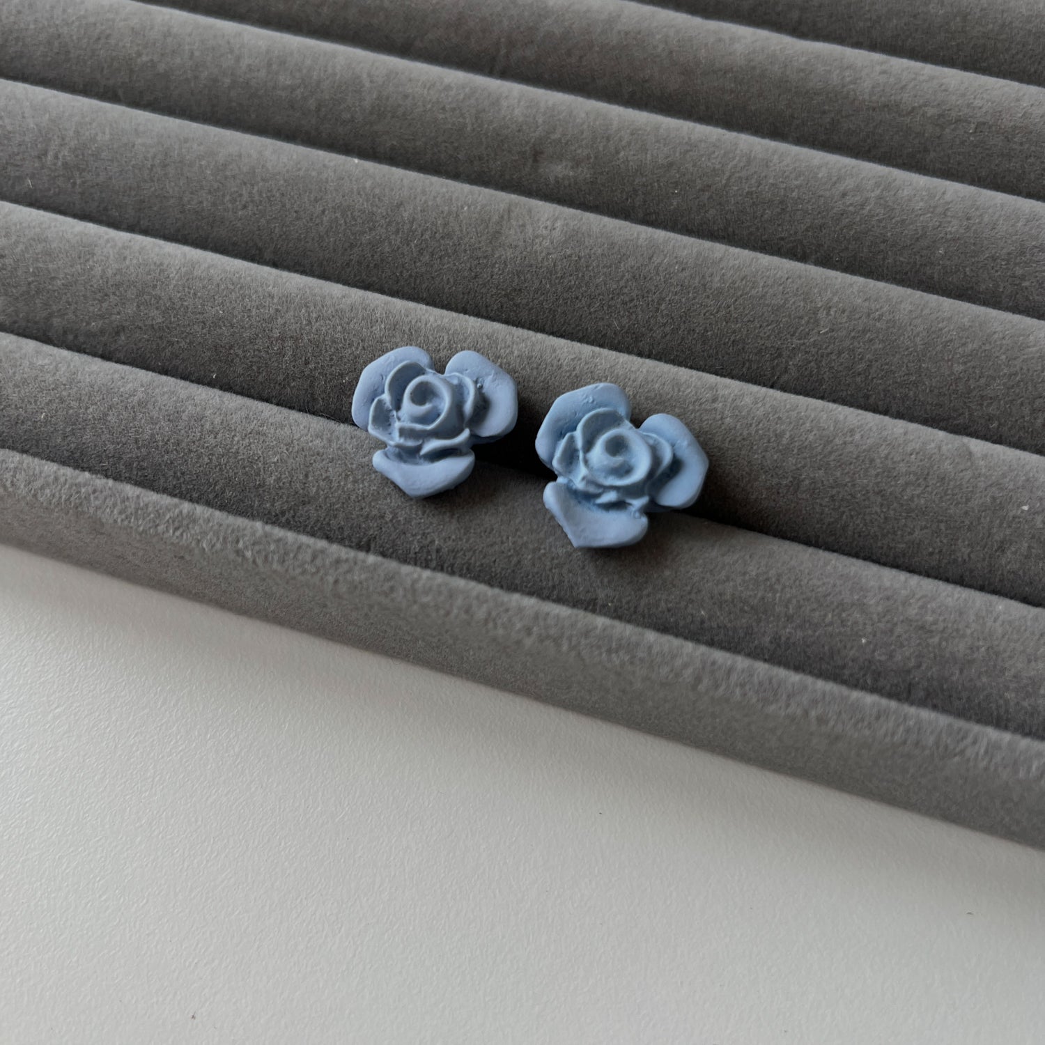 Stud earrings | Roses_blue