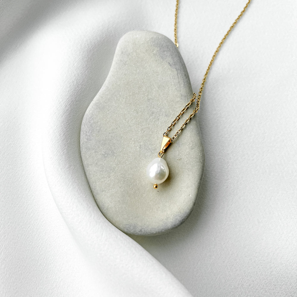 River pearl chain necklace
