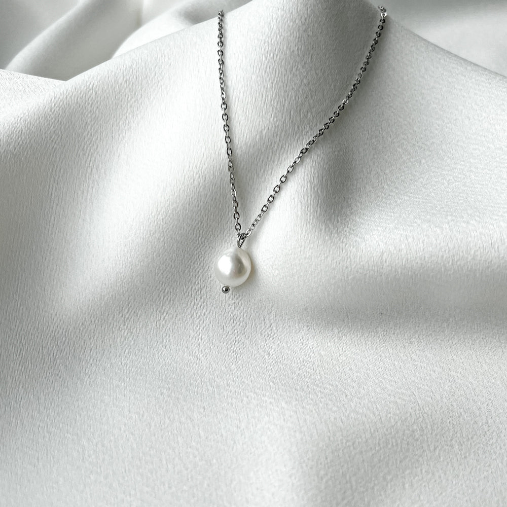 River pearl chain necklace
