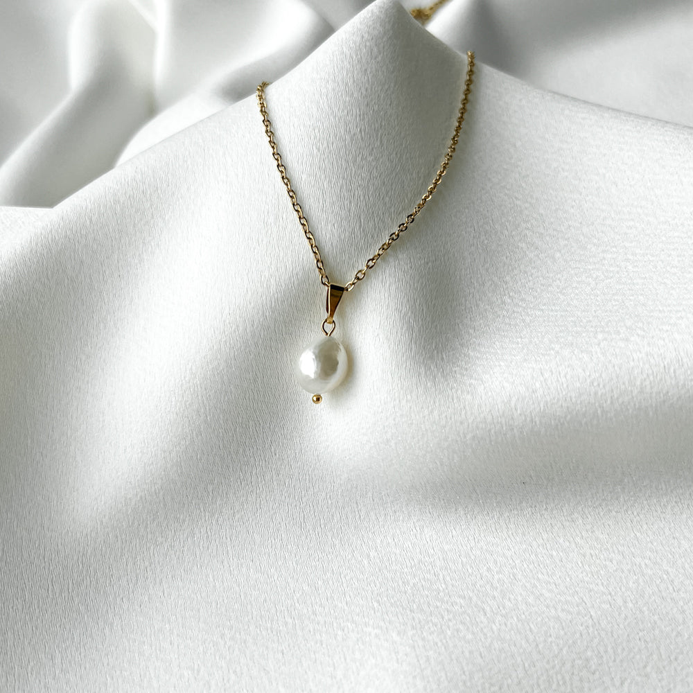 River pearl chain necklace