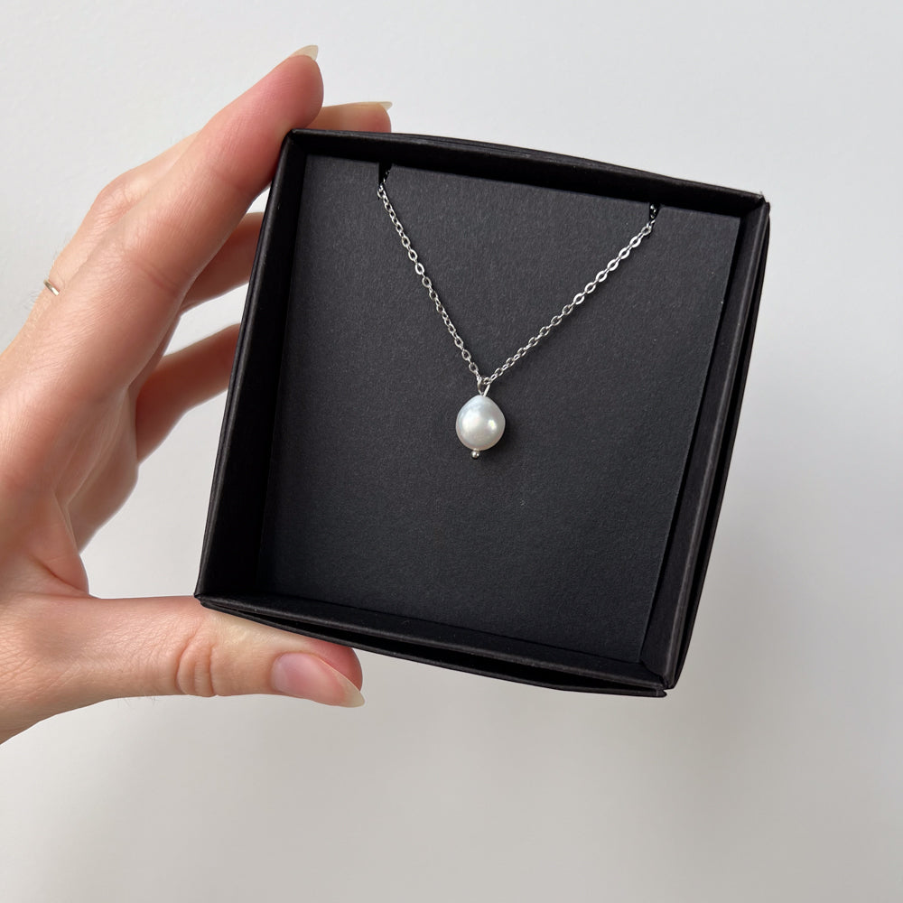 River pearl chain necklace