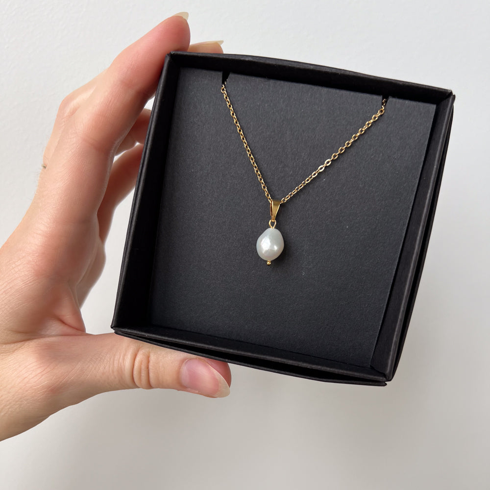 River pearl chain necklace