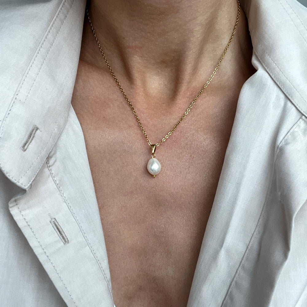 River pearl chain necklace