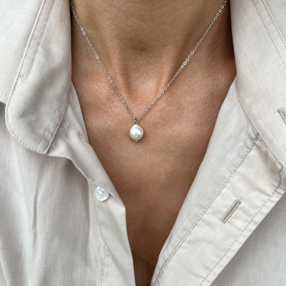 River pearl chain necklace