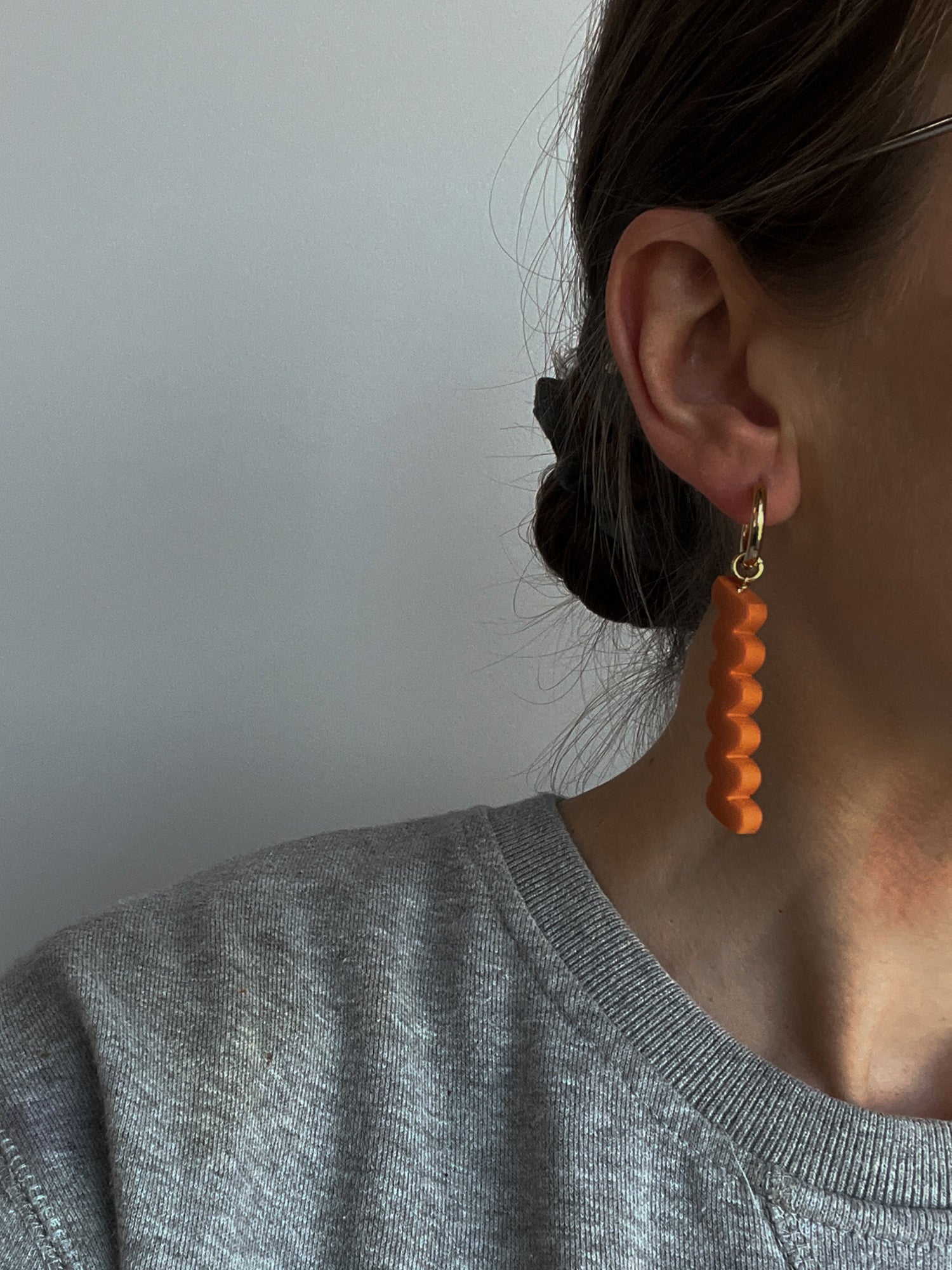 Dangle earrings |