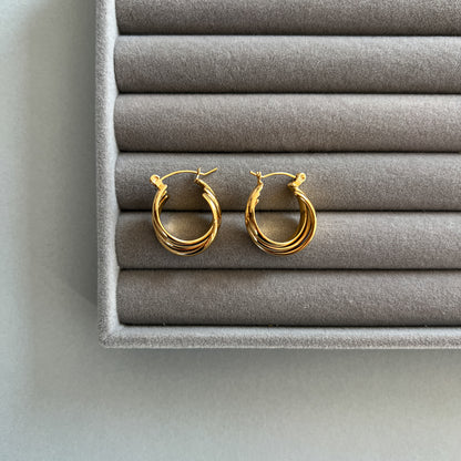 Gold colour twisted hoop earrings (22 mm)