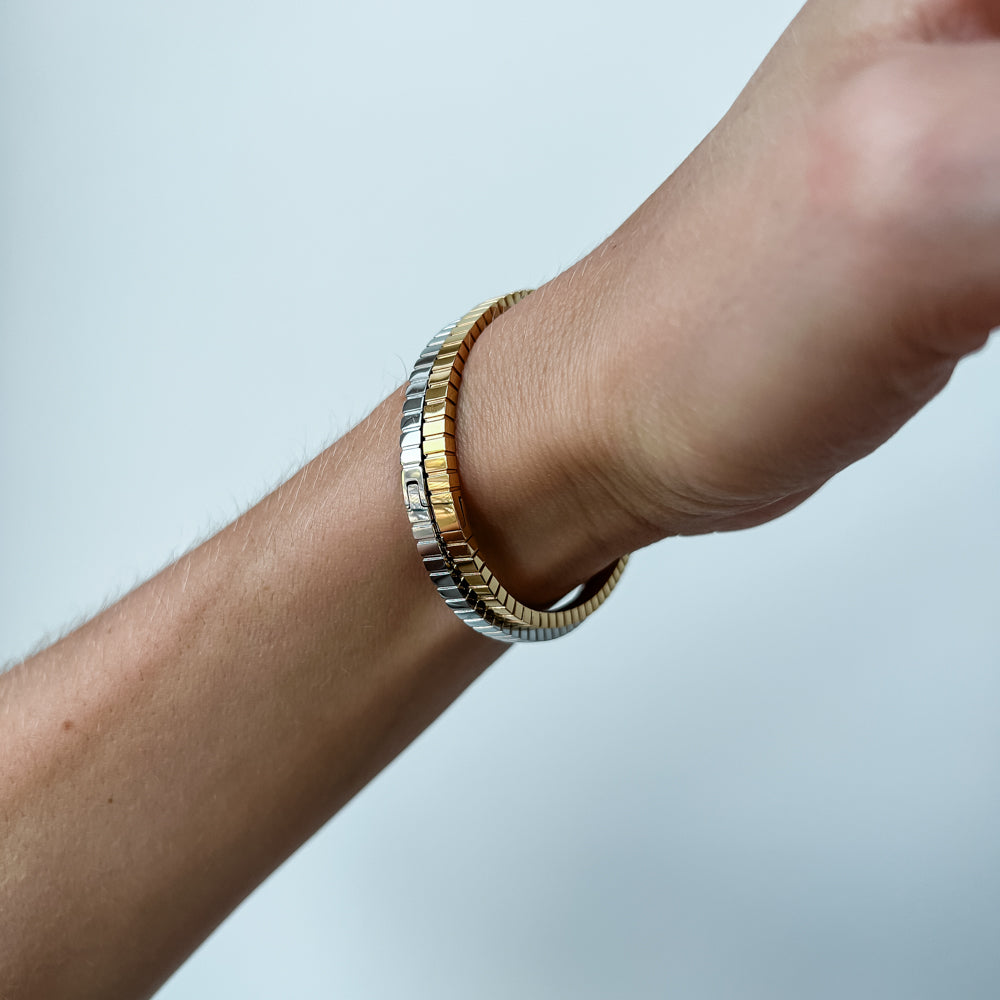 Modern minimalistic bracelet (gold or silver)