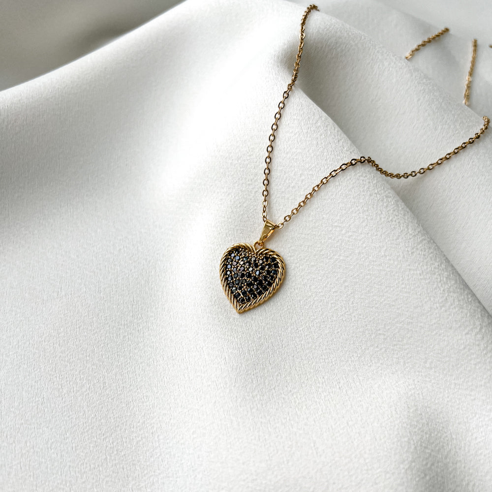 Chain necklace with black zircon heart pendant
