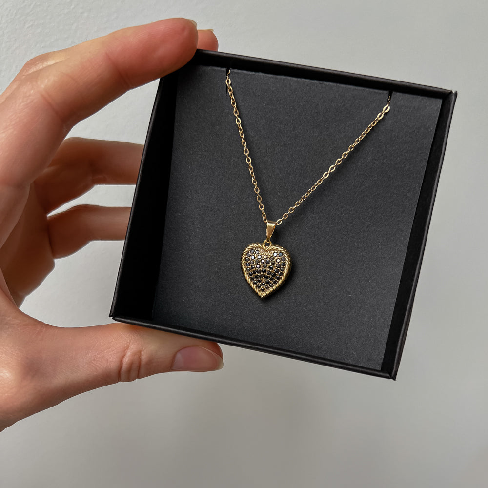 Chain necklace with black zircon heart pendant