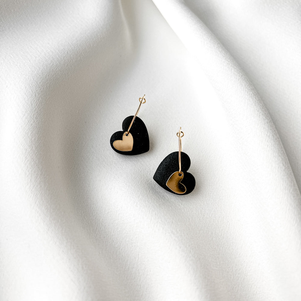 Dangle earrings | Black hearts