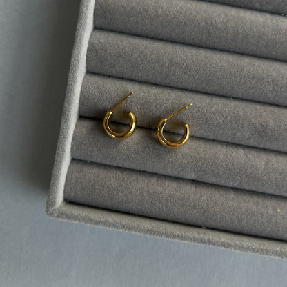 Gold colour hoop earrings (12 mm)