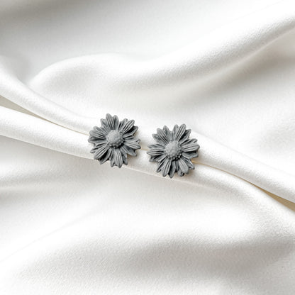 Stud earrings | Flowers_grey