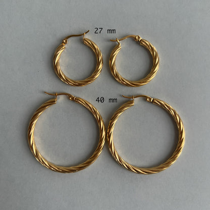 Gold colour hoops (40mm)