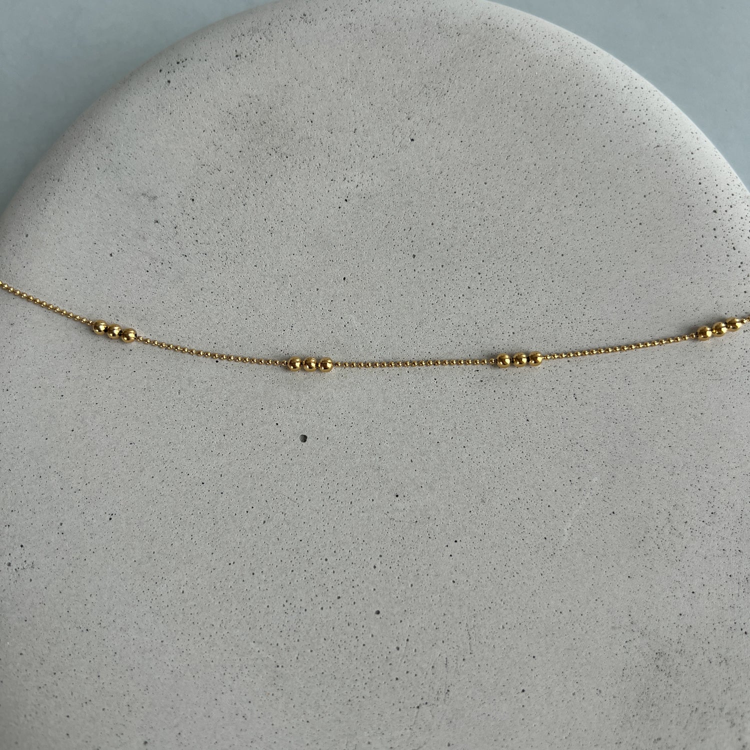 Chain necklace with little beads