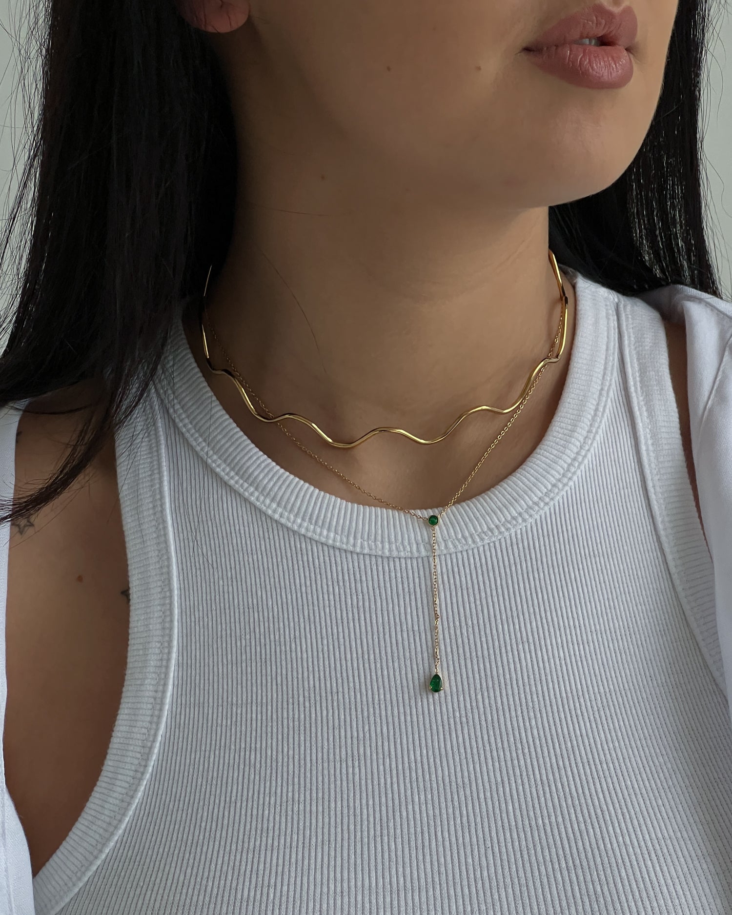 Minimalistic chain necklace with green zircons