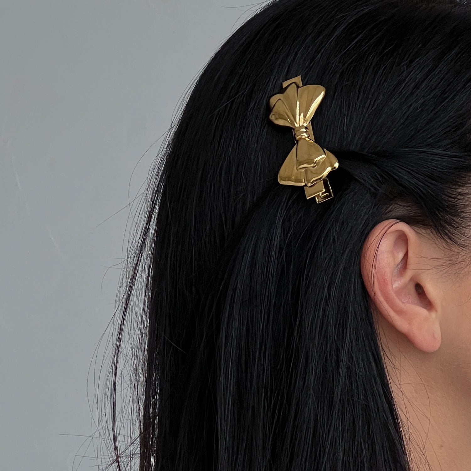 Gold colour hair clip_ribbon