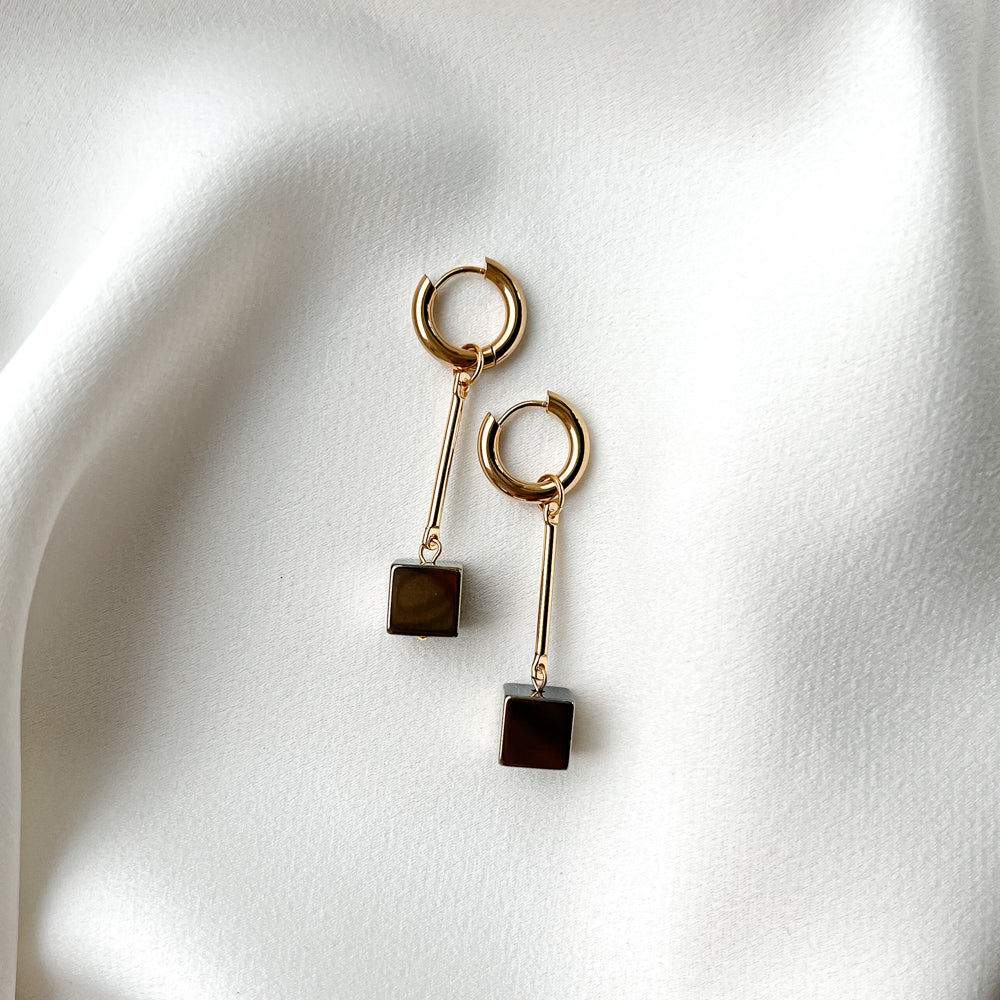 Gold plated hoop earrings with hematite
