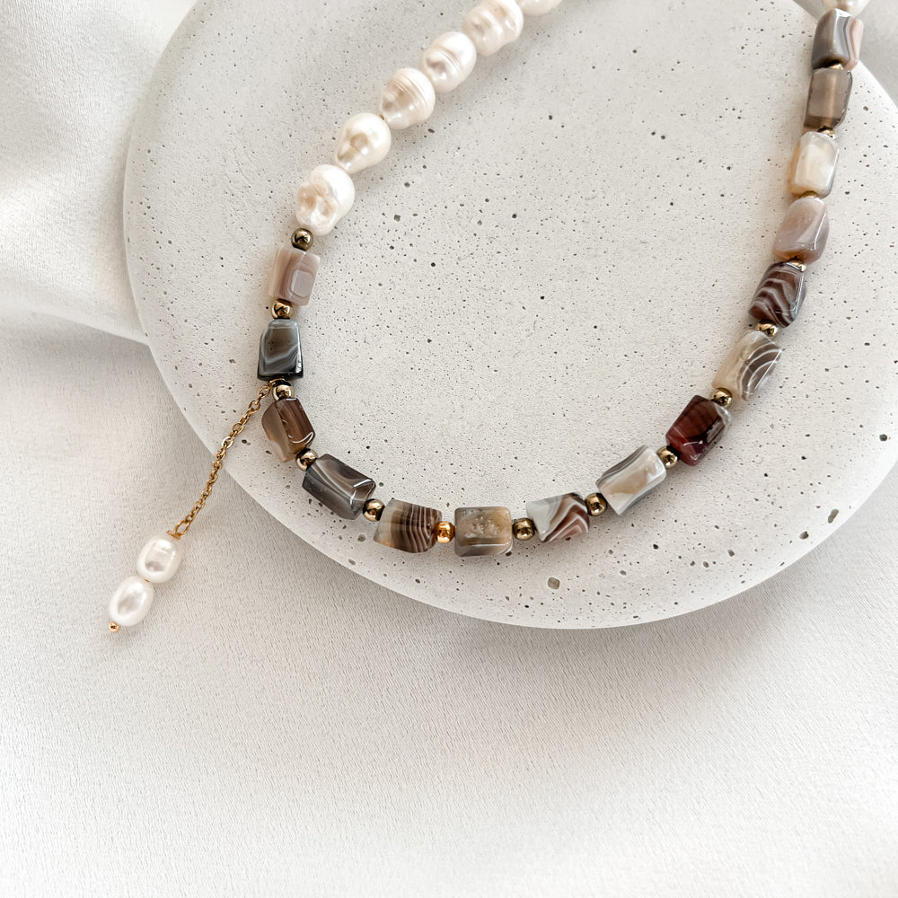Agato ir upinių perlų vėrinys