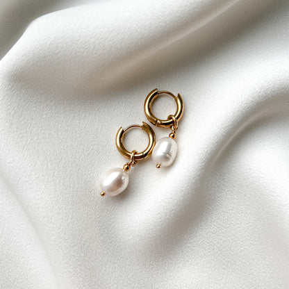 Gold plated hoop earrings with pearls