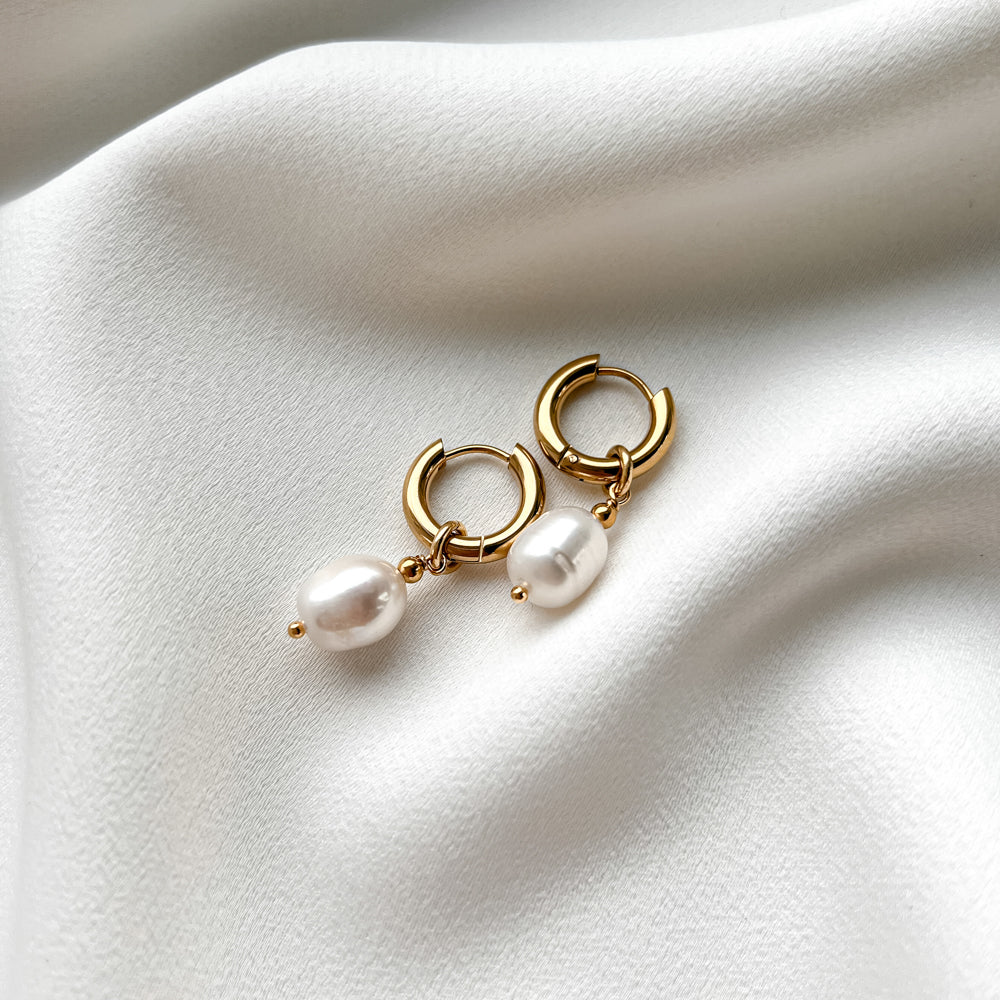Gold plated hoop earrings with pearls