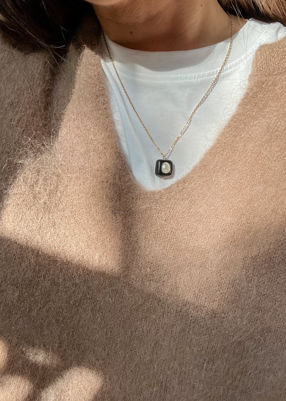River pearl chain necklace | Black