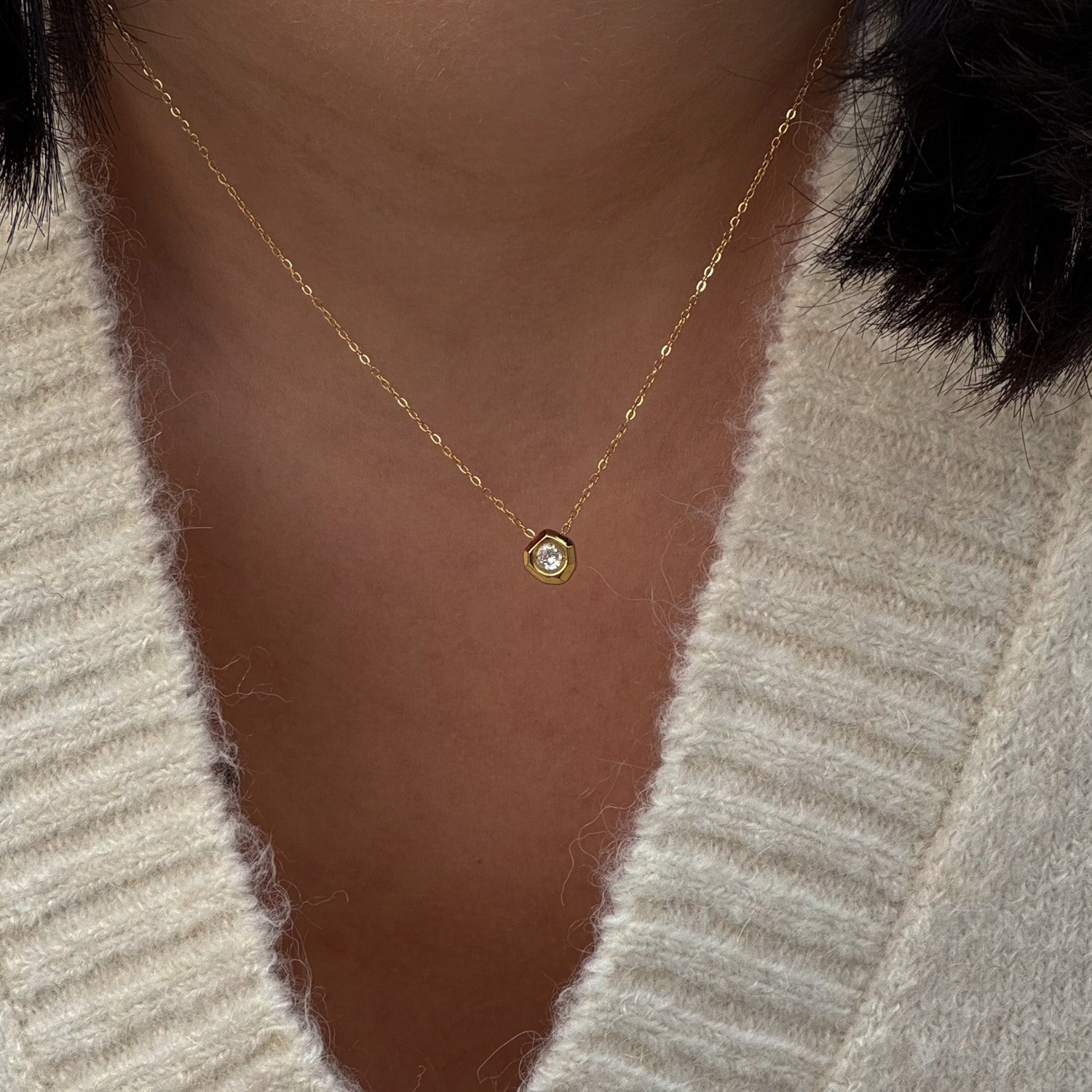 Minimalistic chain necklace with zircon