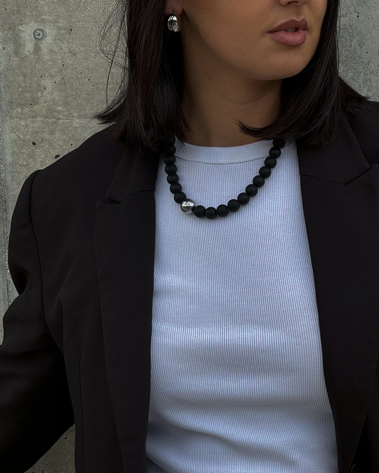 Oversized black necklace