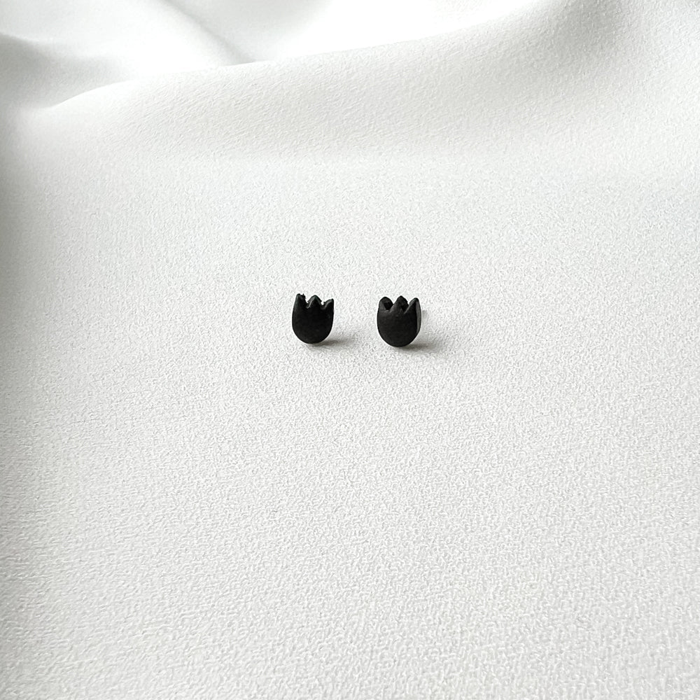 Tiny earrings - Tulip