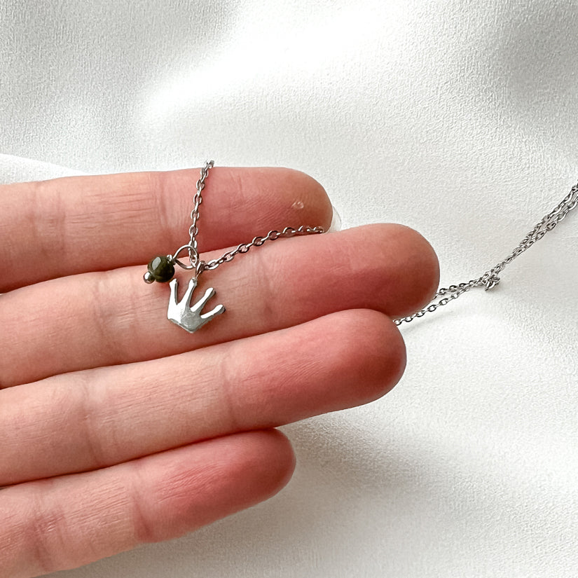 Stainless steel necklace with Crown pendant